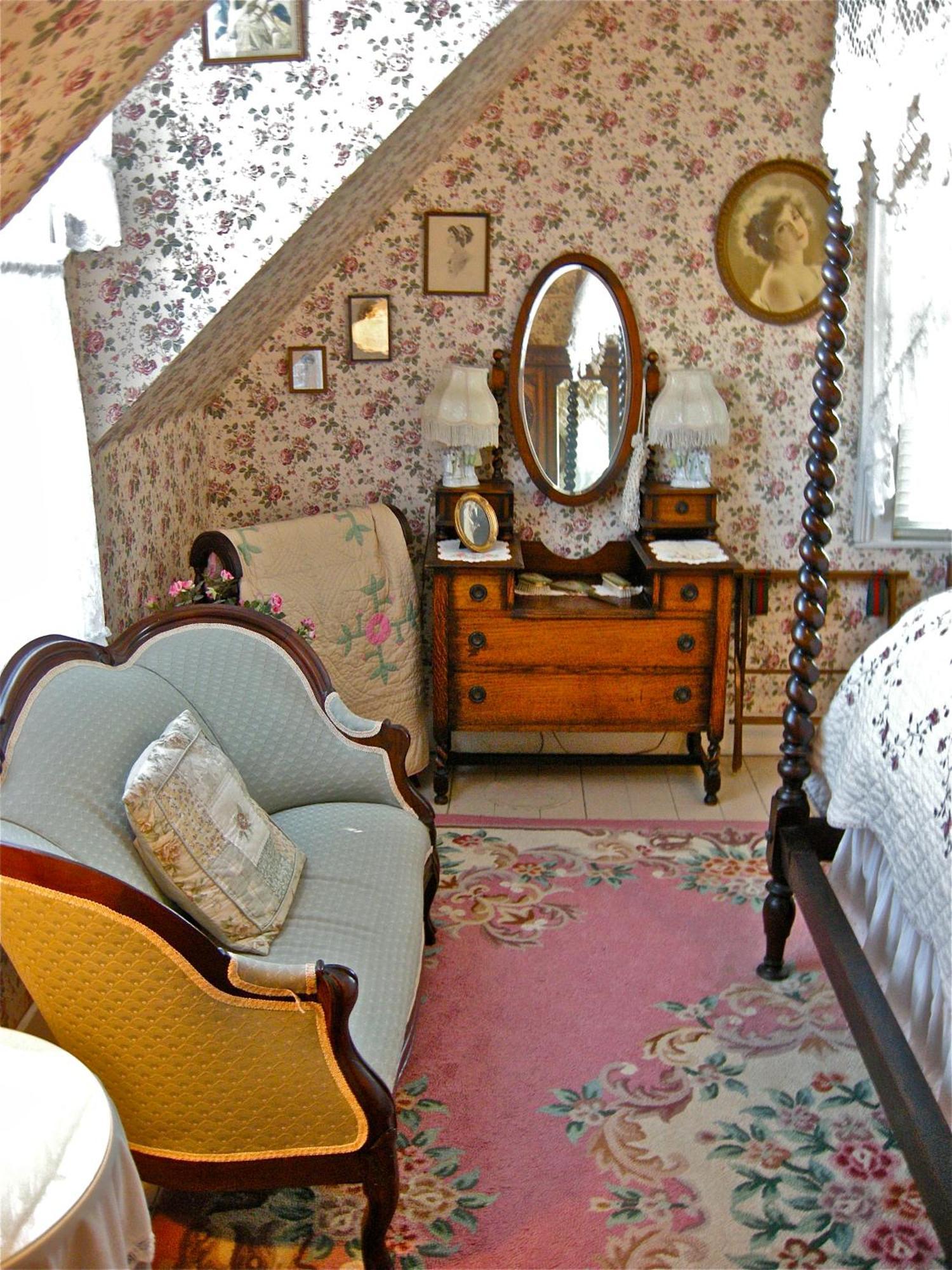 The Old Tower House Bed & Breakfast North Bend Exterior photo